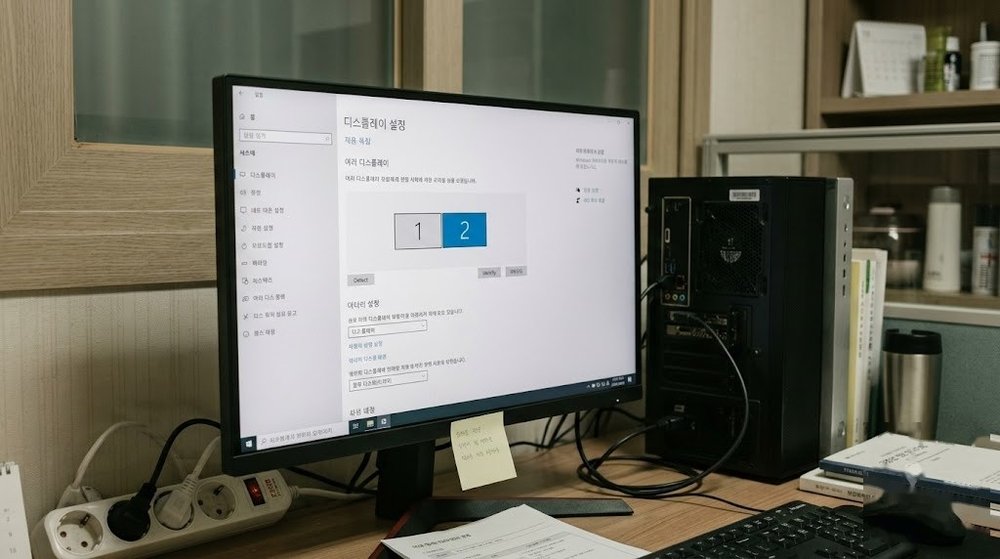 윈도우 디스플레이 설정에서 듀얼모니터를 감지하는 화면